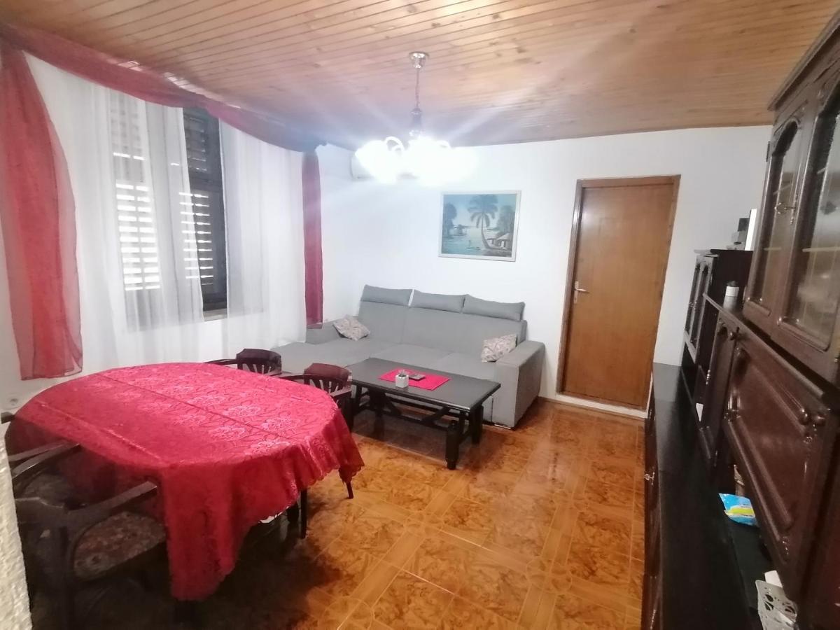 Apartman Zepina Pula Exteriör bild
